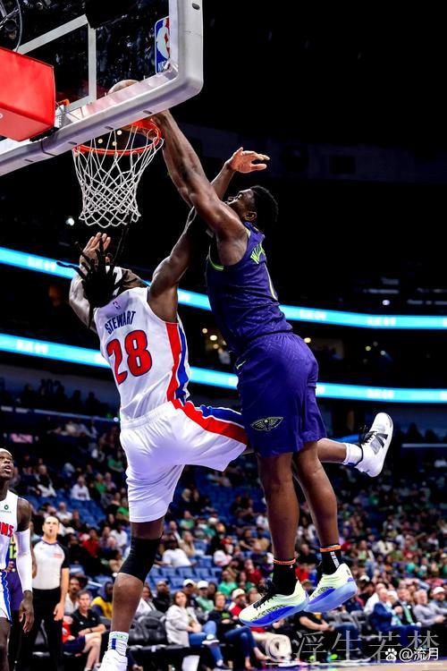 亚历山大急停突破 篮下抛投命中 亚历山大急停突破 篮下抛投命中